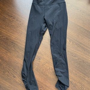 Lululemon black cropped leggings